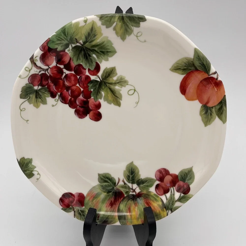 Royal Doulton Everyday Vintage Grape Salad Plates Set of 4 Fruit Fine China 8.25